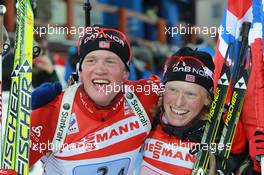 03.03.2011, Khanty-Mansiysk, Russia (RUS): Tarjei Boe (NOR), Fischer, Rottefella, Swix, ODLO, Tora Berger (NOR), Fischer, Rottefella, Odlo - IBU world championships biathlon, relay mixed, Khanty-Mansiysk (RUS). www.xpb.cc. © Manzoni/xpb.cc. Every downloaded picture is fee-liable.