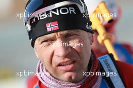 05.03.2011, Khanty-Mansiysk, Russia (RUS): Ole Einar Bjoerndalen (NOR), Madshus, Rottefella, Odlo - IBU world championships biathlon, sprint men, Khanty-Mansiysk (RUS). www.xpb.cc. © Manzoni/xpb.cc. Every downloaded picture is fee-liable.