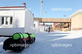 01.03.2011, Khanty-Mansiysk, Russia (RUS): Biathlon Feature: A skibag waits to be collected - IBU world championships biathlon, training, Khanty-Mansiysk (RUS). www.xpb.cc. © Manzoni/xpb.cc. Every downloaded picture is fee-liable.