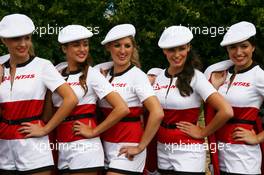 25.03.2011 Melbourne, Australia,  girls  - Formula 1 World Championship, Rd 01, Australian Grand Prix, Friday