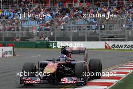 25.03.2011 Melbourne, Australia,  Daniel Ricciardo (AUS) Test Driver, Scuderia Toro Rosso  - Formula 1 World Championship, Rd 01, Australian Grand Prix, Friday Practice