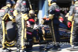 27.03.2011 Melbourne, Australia,  Nick Heidfeld (GER), Lotus Renault GP pit stop - Formula 1 World Championship, Rd 01, Australian Grand Prix, Sunday Race