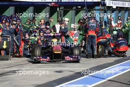 27.03.2011 Melbourne, Australia,  Jaime Alguersuari (ESP), Scuderia Toro Rosso pit stop - Formula 1 World Championship, Rd 01, Australian Grand Prix, Sunday Race