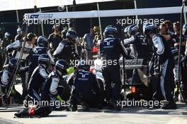 27.03.2011 Melbourne, Australia,  Rubens Barrichello (BRA), AT&T Williams pit stop - Formula 1 World Championship, Rd 01, Australian Grand Prix, Sunday Race