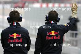 08.03.2011 Barcelona, Spain,  Red Bull Racing mechanics - Formula 1 Testing - Formula 1 World Championship