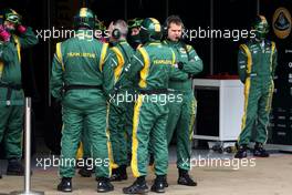 09.03.2011 Barcelona, Spain,  Team Lotus mechanics - Formula 1 Testing - Formula 1 World Championship