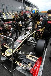 28.08.2011 Spa Francorchamps, Belgium,  Bruno Senna (BRE), Renault F1 Team  - Formula 1 World Championship, Rd 12, Belgian Grand Prix, Sunday Pre-Race Grid