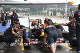 27.08.2011 Spa Francorchamps, Belgium,  Sebastian Vettel (GER), Red Bull Racing pit stop practice - Formula 1 World Championship, Rd 12, Belgian Grand Prix, Saturday Practice