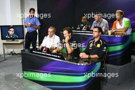 25.11.2011 Interlargos, Brazil,  Christian Horner (GBR), Red Bull Racing, Sporting Director, Eric Boullier (FRA), Team Principal, Lotus Renault GP  - Formula 1 World Championship, Rd 19, Brazilian Grand Prix, Friday Practice