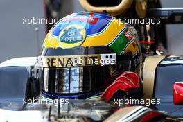 25.11.2011 Interlargos, Brazil,  Bruno Senna (BRE), Renault F1 Team  - Formula 1 World Championship, Rd 19, Brazilian Grand Prix, Friday Practice