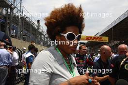 27.11.2011 Sao Paulo, Brazil, Macy Gray, singer  - Formula 1 World Championship, Rd 19, Brazilian Grand Prix, Sunday Pre-Race Grid