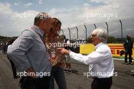 27.11.2011 Sao Paulo, Brazil, Ron Dennis with Bernie Ecclestone (GBR)  - Formula 1 World Championship, Rd 19, Brazilian Grand Prix, Sunday Pre-Race Grid