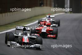 27.11.2011 Sao Paulo, Brazil, Vitantonio Liuzzi (ITA), HRT Formula One Team  - Formula 1 World Championship, Rd 19, Brazilian Grand Prix, Sunday Race