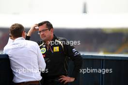 26.11.2011 Interlargos, Brazil,  Eric Lux (FRA) and Eric Boullier (FRA), Team Principal, Lotus Renault GP  - Formula 1 World Championship, Rd 19, Brazilian Grand Prix, Saturday