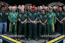 27.11.2011 Sao Paulo, Brazil, Heikki Kovalainen (FIN), Team Lotus and Jarno Trulli (ITA), Team Lotus team photo  - Formula 1 World Championship, Rd 19, Brazilian Grand Prix, Sunday