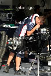 10.06.2011 Montreal, Canada,  Williams F1 Team mechanic - Formula 1 World Championship, Rd 07, Canadian Grand Prix, Friday