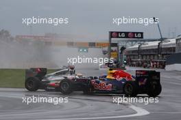 12.06.2011 Montreal, Canada,  Mark Webber (AUS), Red Bull Racing and Lewis Hamilton (GBR), McLaren Mercedes crash - Formula 1 World Championship, Rd 07, Canadian Grand Prix, Sunday Race