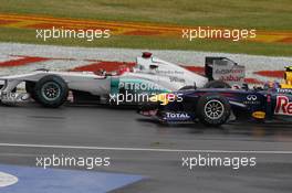 12.06.2011 Montreal, Canada, Micheal Schumacher (DEU) Mercedes GP Petronas F1 Team , Mark Webber (AUS) Red Bull Racing - Formula 1 World Championship, Rd 7, Canadian Grand Prix, Sunday Race