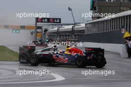 12.06.2011 Montreal, Canada,  Mark Webber (AUS), Red Bull Racing and Lewis Hamilton (GBR), McLaren Mercedes crash - Formula 1 World Championship, Rd 07, Canadian Grand Prix, Sunday Race