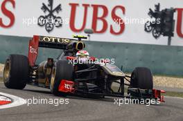 15.04.2011 Shanghai, China,  Vitaly Petrov (RUS), Lotus Renalut F1 Team  - Formula 1 World Championship, Rd 03, Chinese Grand Prix, Friday Practice