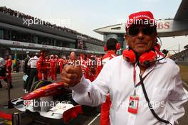 17.04.2011 Shanghai, China,  Emilio Botin (ESP), Santander Bank President  - Formula 1 World Championship, Rd 03, Chinese Grand Prix, Sunday Pre-Race Grid