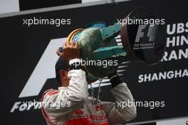 17.04.2011 Shanghai, China,  Lewis Hamilton (GBR), McLaren Mercedes  - Formula 1 World Championship, Rd 03, Chinese Grand Prix, Sunday Podium