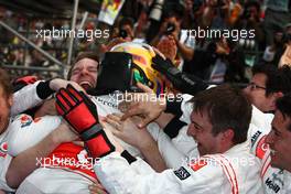 17.04.2011 Shanghai, China,  Lewis Hamilton (GBR), McLaren Mercedes  - Formula 1 World Championship, Rd 03, Chinese Grand Prix, Sunday Podium