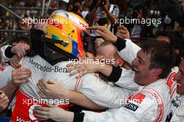 17.04.2011 Shanghai, China,  Lewis Hamilton (GBR), McLaren Mercedes  - Formula 1 World Championship, Rd 03, Chinese Grand Prix, Sunday Podium