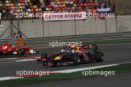 17.04.2011 Shanghai, China,  Sebastian Vettel (GER), Red Bull Racing and Lewis Hamilton (GBR), McLaren Mercedes  - Formula 1 World Championship, Rd 03, Chinese Grand Prix, Sunday Race