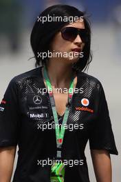 14.04.2011 Shanghai, China,  Girl - Formula 1 World Championship, Rd 03, Chinese Grand Prix, Thursday