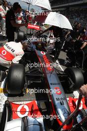 22.05.2011 Barcelona, Spain,  Lewis Hamilton (GBR), McLaren Mercedes  - Formula 1 World Championship, Rd 05, Spainish Grand Prix, Sunday Pre-Race Grid