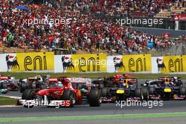 22.05.2011 Barcelona, Spain,  Start of the race, Fernando Alonso (ESP), Scuderia Ferrari  - Formula 1 World Championship, Rd 05, Spainish Grand Prix, Sunday Race