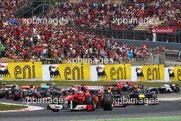 22.05.2011 Barcelona, Spain,  Start of the race, Fernando Alonso (ESP), Scuderia Ferrari  - Formula 1 World Championship, Rd 05, Spainish Grand Prix, Sunday Race