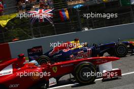 22.05.2011 Barcelona, Spain,  Sebastian Vettel (GER), Red Bull Racing and Fernando Alonso (ESP), Scuderia Ferrari - Formula 1 World Championship, Rd 05, Spainish Grand Prix, Sunday Race