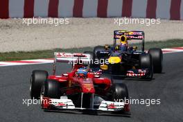 22.05.2011 Barcelona, Spain,  Fernando Alonso (ESP), Scuderia Ferrari, Mark Webber (AUS), Red Bull Racing - Formula 1 World Championship, Rd 05, Spainish Grand Prix, Sunday Race