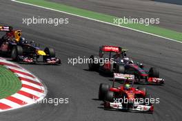 22.05.2011 Barcelona, Spain,  Felipe Massa (BRA), Scuderia Ferrari leads Jenson Button (GBR), McLaren Mercedes - Formula 1 World Championship, Rd 05, Spainish Grand Prix, Sunday Race