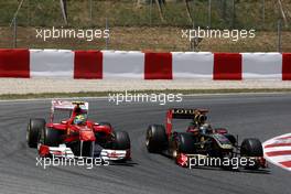 22.05.2011 Barcelona, Spain,  Felipe Massa (BRA), Scuderia Ferrari, Nick Heidfeld (GER), Lotus Renault GP - Formula 1 World Championship, Rd 05, Spainish Grand Prix, Sunday Race