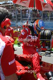 26.06.2011 Valencia, Spain,  Fernando Alonso (ESP), Scuderia Ferrari  - Formula 1 World Championship, Rd 08, European Grand Prix, Sunday Pre-Race Grid