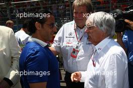 26.06.2011 Valencia, Spain,  Bernie Ecclestone (GBR) with Khadem Al Quabaisi  - Formula 1 World Championship, Rd 08, European Grand Prix, Sunday Pre-Race Grid