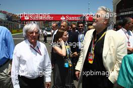 26.06.2011 Valencia, Spain,  Bernie Ecclestone (GBR) with José Plácido Domingo, Tenor - Formula 1 World Championship, Rd 08, European Grand Prix, Sunday Pre-Race Grid
