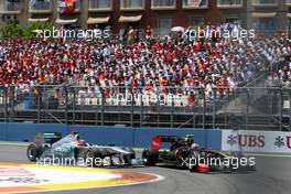 26.06.2011 Valencia, Spain,  Vitaly Petrov (RUS), Lotus Renault GP and Vitaly Petrov (RUS), Lotus Renault GP hit each other - Formula 1 World Championship, Rd 08, European Grand Prix, Sunday Race