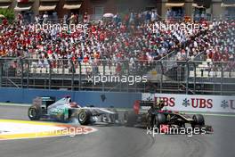 26.06.2011 Valencia, Spain,  Vitaly Petrov (RUS), Lotus Renault GP and Vitaly Petrov (RUS), Lotus Renault GP hit each other - Formula 1 World Championship, Rd 08, European Grand Prix, Sunday Race