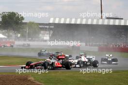 10.07.2011 Silverstone, UK, England,  Lewis Hamilton (GBR), McLaren Mercedes, Kamui Kobayashi (JAP), Sauber F1 Team - Formula 1 World Championship, Rd 09, British Grand Prix, Sunday Race