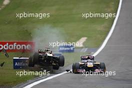 24.07.2011 Nurburgring, Germany,  Nick Heidfeld (GER), Lotus Renault GP crashed with Jaime Alguersuari (ESP), Scuderia Toro Rosso - Formula 1 World Championship, Rd 10, German Grand Prix, Sunday Race