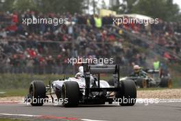 23.07.2011 Nurburgring, Germany,  Pastor Maldonado (VEN), Williams F1 Team and Karun Chandhok (IND), test driver, Lotus F1 Team  - Formula 1 World Championship, Rd 10, German Grand Prix, Saturday Practice