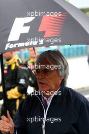 31.07.2011 Budapest, Hungary,  Bernie Ecclestone (GBR) - Formula 1 World Championship, Rd 11, Hungarian Grand Prix, Sunday Pre-Race Grid