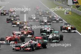 31.07.2011 Budapest, Hungary,  Start of the race, Jenson Button (GBR), McLaren Mercedes  - Formula 1 World Championship, Rd 11, Hungarian Grand Prix, Sunday Race