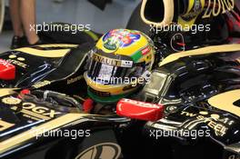 28.10.2011 New Delhi, India, Bruno Senna (BRA), Lotus Renault GP  - Formula 1 World Championship, Rd 17, Indian Grand Prix, Friday Practice