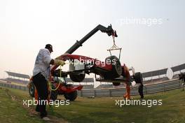 28.10.2011 New Delhi, India, Fernando Alonso (ESP), Scuderia Ferrari stopped on track  - Formula 1 World Championship, Rd 17, Indian Grand Prix, Friday Practice