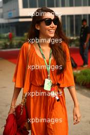 28.10.2011 New Delhi, India, Jessica Michibata (JPN) girlfriend of Jenson Button (GBR)  - Formula 1 World Championship, Rd 17, Indian Grand Prix, Friday Practice